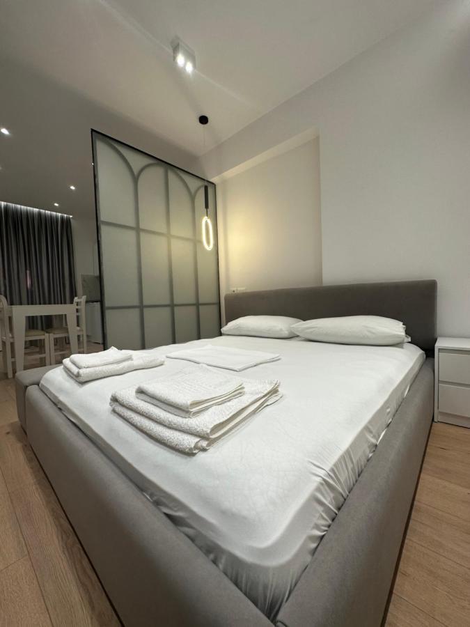 Center Apartment Tirana Bagian luar foto