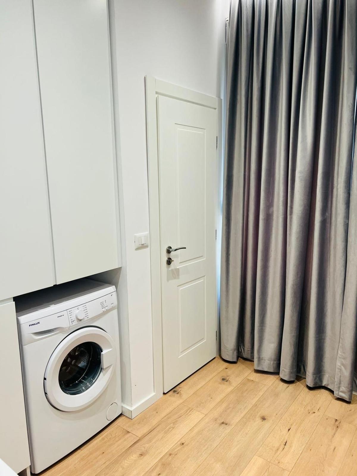 Center Apartment Tirana Bagian luar foto